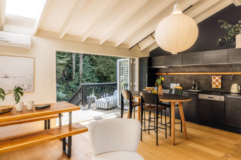 31A Frank Street, Oneroa, Waiheke Island - Carousel 1