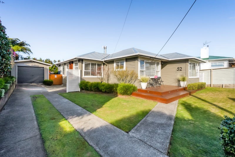 52 Swansea Road, Stratford - Carousel 1