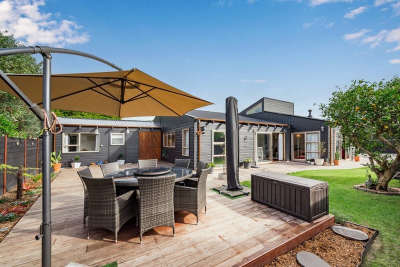 7 Knights Grove, Otaki - Carousel 2