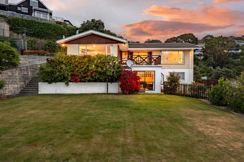 15 Toledo Place, Mount Pleasant, Christchurch - Carousel 1