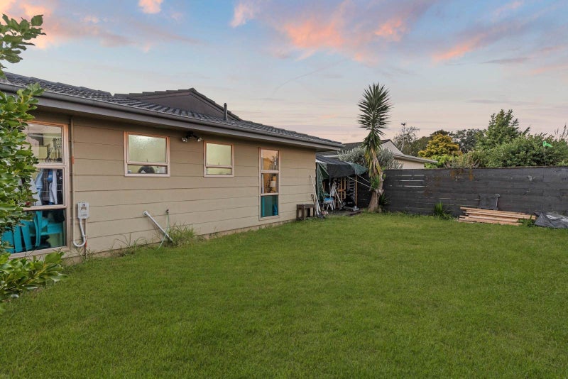 1/41 Challen Close, Conifer Grove, Takanini - Carousel 2