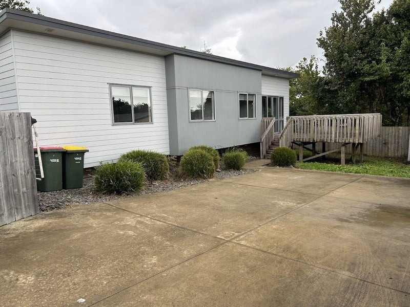 12A Rembrandt Place, Opaheke, Papakura - Carousel 1