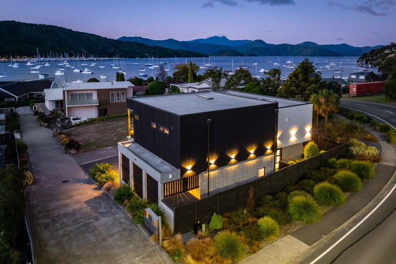 2 Whaitere Place, Waikawa, Picton - Carousel 2