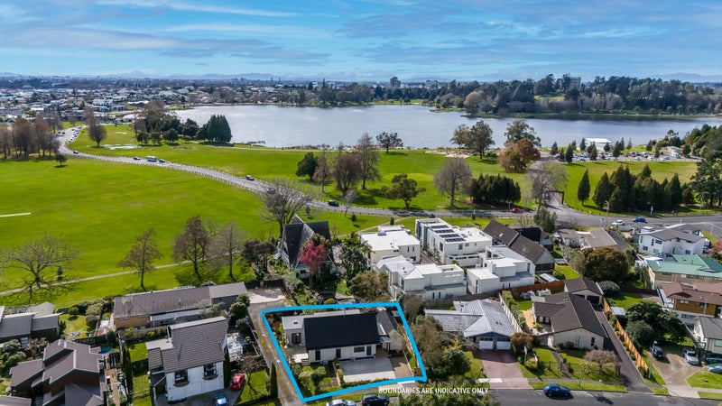 77 Gilbass Avenue, Hamilton Lake, Hamilton - Carousel 25