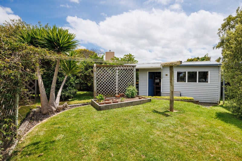 18 Sandilands Street, Feilding, Feilding - Carousel 21