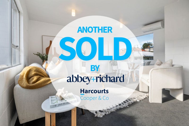 2/75 Taumata Road, Sandringham, Auckland - Carousel 1