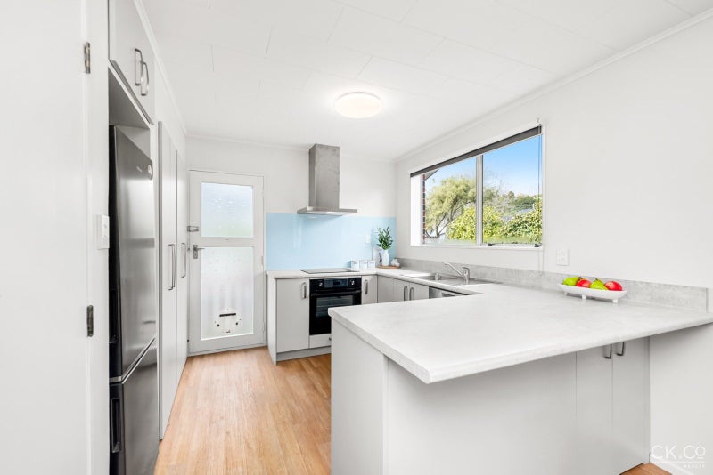 1/31 Gemstone Drive, Birchville, Upper Hutt - Carousel 2