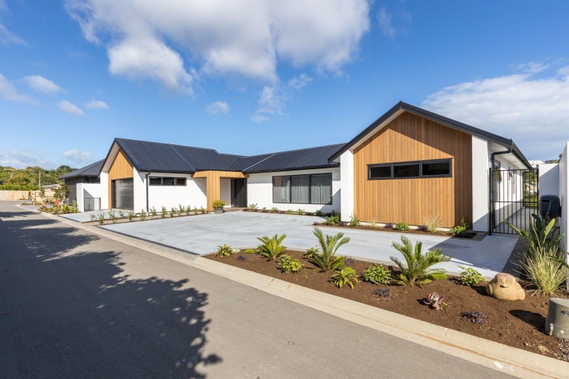 3/20B Gordon Street, Glen Avon, New Plymouth - Carousel 2