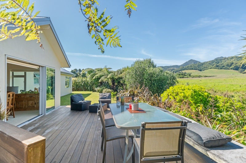 5A Tui Grove, Oakura, Ōakura - Carousel 2