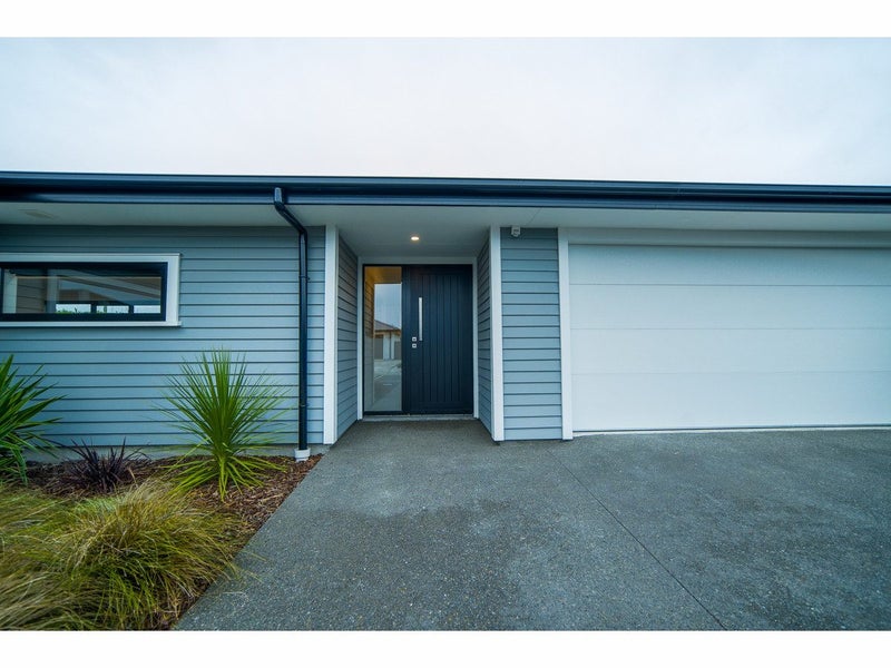 7 Clonbunny Close, Rolleston, Rolleston - Carousel 2