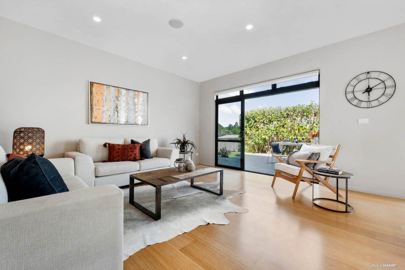 34 Columbia Crescent, Beachlands, Auckland - Carousel 1