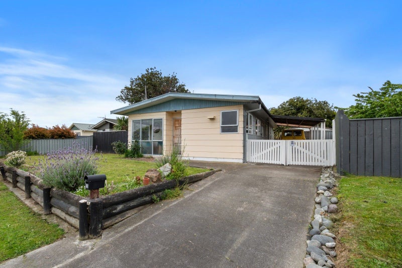 12 Aitken Street, Bulls - Carousel 1