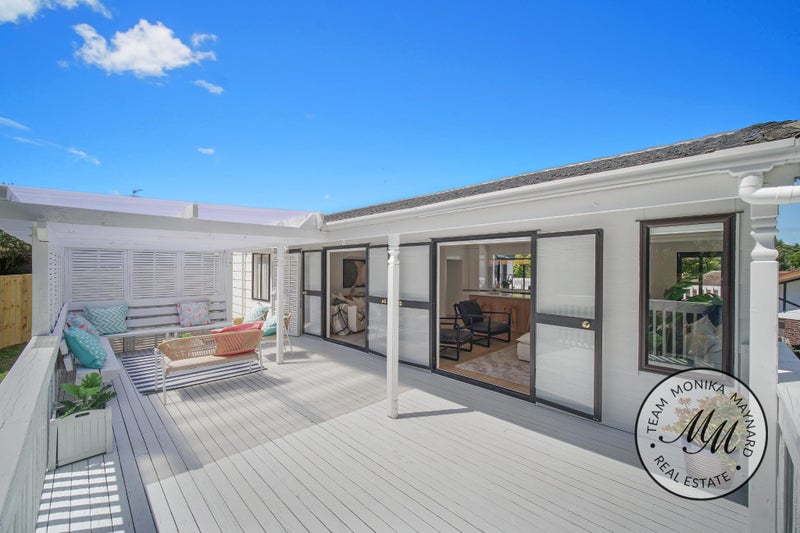 11 Idesia Place, Totara Heights, Auckland - Carousel 1