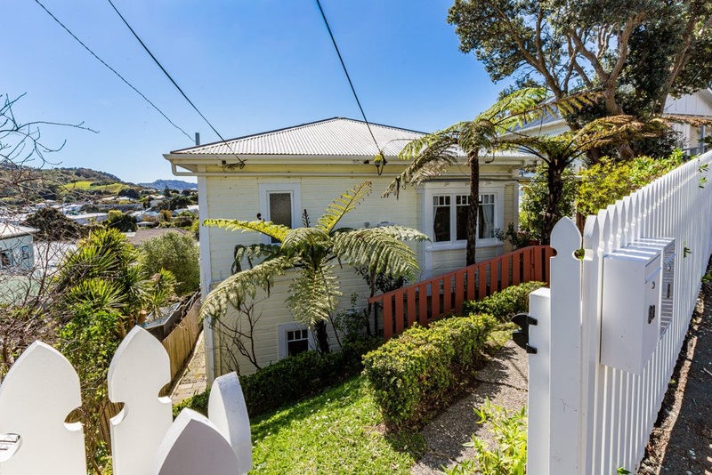 8 Blythe Street, Berhampore, Wellington - Carousel 2