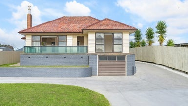 15 Maioro Street, New Windsor, Auckland - Carousel 1