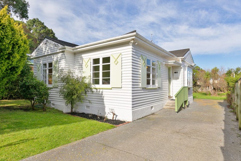 16 Athens Street, Miramar, Wellington - Carousel 1