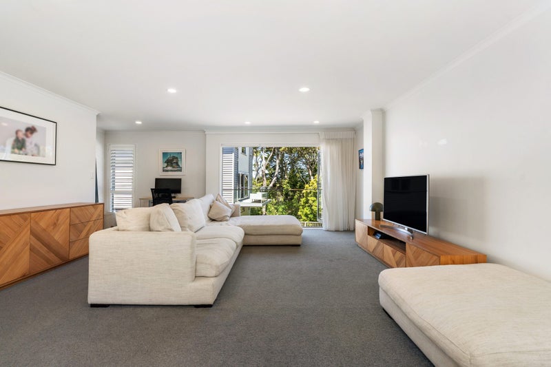 5/13 Kaihu Street, Northcote, Auckland - Carousel 2