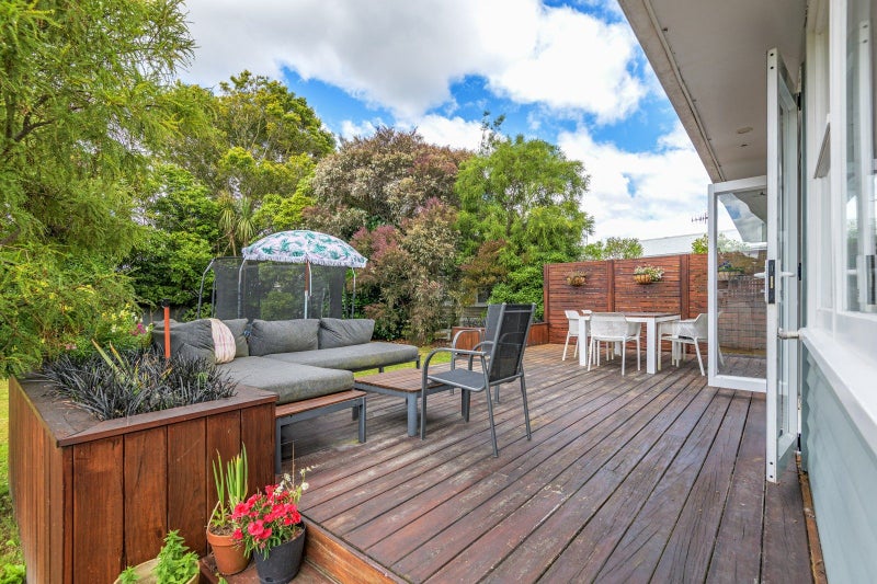 32 Catlins Crescent, Milson, Palmerston North - Carousel 2