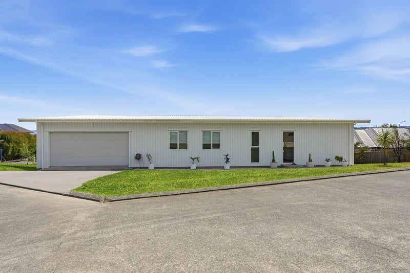 34 Eagles Way, Cable Bay - Carousel 2