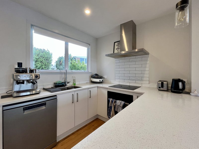 2/34 Kitchener Road, Milford, Auckland - Carousel 2