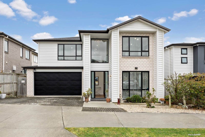 5 Christella Street, Flat Bush, Auckland - Carousel 1