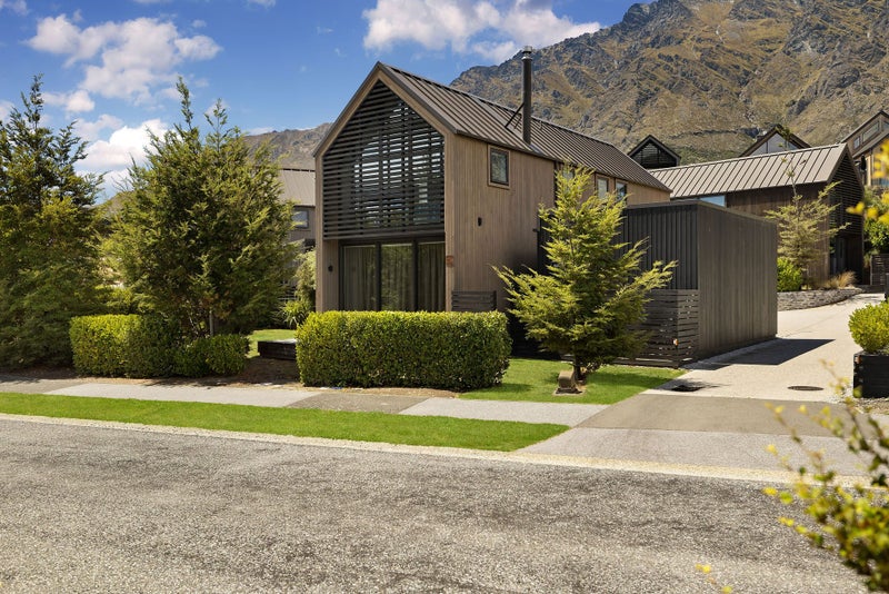 27 Falconer Rise, Jacks Point, Queenstown - Carousel 1