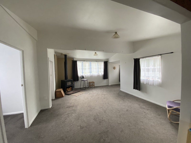 10799 Route 52, Pongaroa - Carousel 15