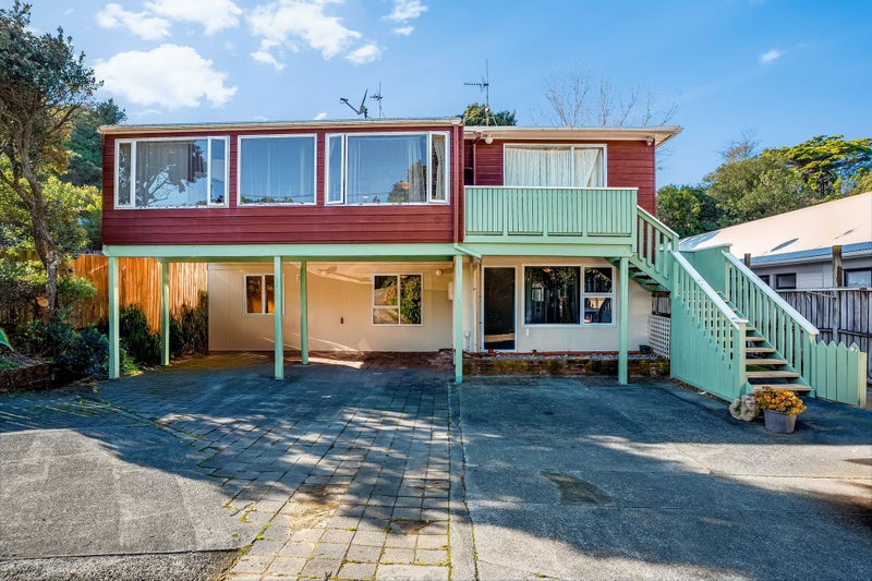 67 & 67A Arawhata Street, Ranui Heights, Porirua, Wellington - Carousel 1