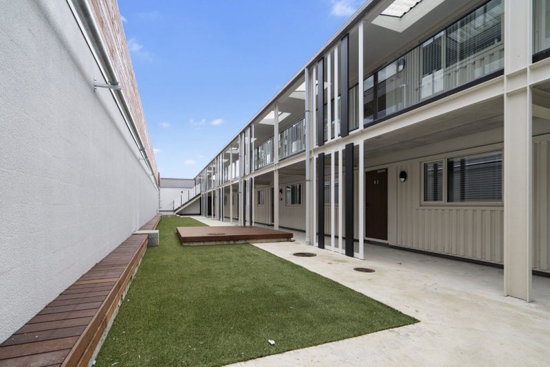 1H/4045 Great North Road, Glen Eden, Auckland - Carousel 13