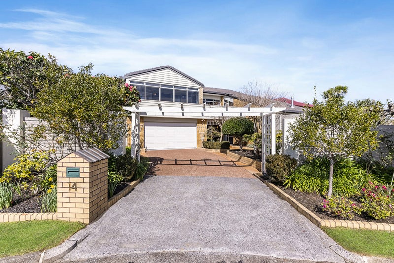 14 Essington Place, Half Moon Bay, Auckland - Carousel 1