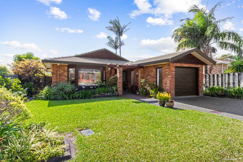 2 Ballini Rise, West Harbour, Auckland - Carousel 15