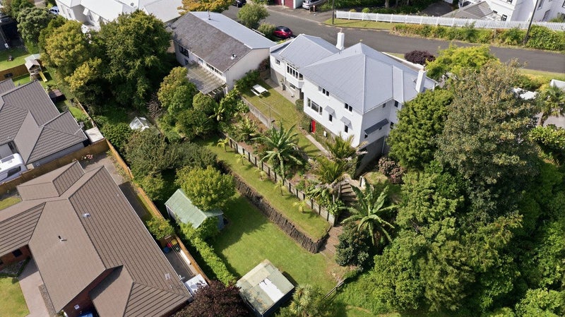 6 Ridge Lane, City Centre, New Plymouth, Taranaki - Carousel 35