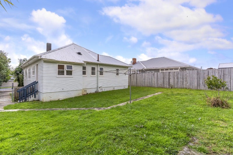 48 Premier Avenue, Point Chevalier, Auckland City, Auckland - Carousel 2