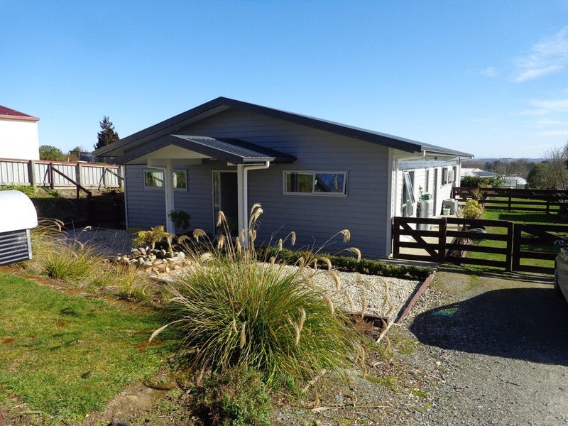 9 Yuille Street, Kaitangata, Kaitangata - Carousel 1