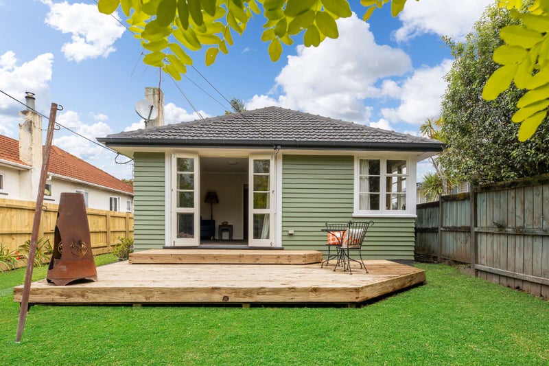 22 Glengarry Road, Glen Eden, Auckland - Carousel 1