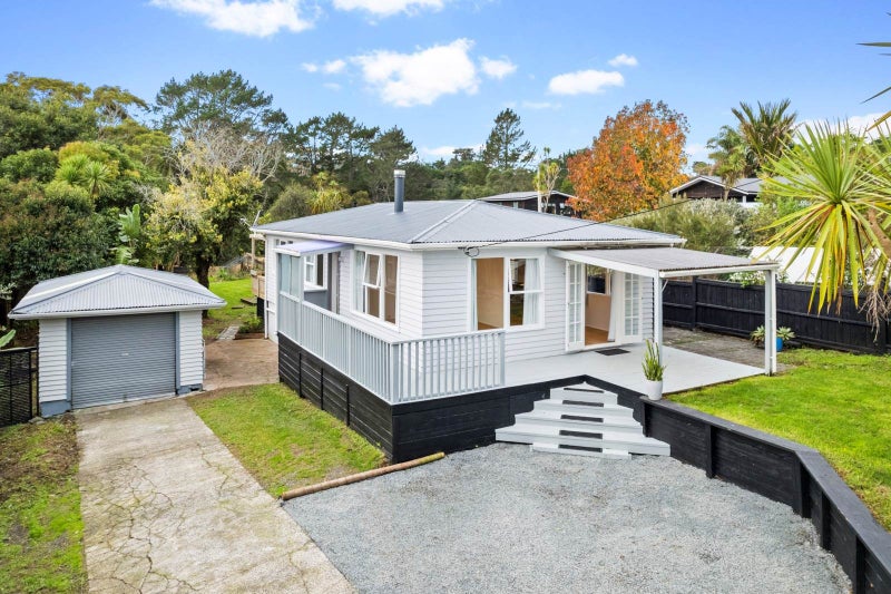 94 Candia Road, Henderson Valley, Auckland - Carousel 1
