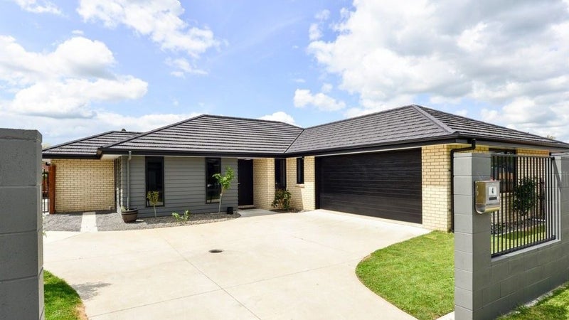 4 Yanicks Crescent, Fitzroy, Hamilton - Carousel 1