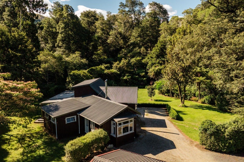 2155 Motueka Valley Highway, Ngatimoti, Motueka - Carousel 1