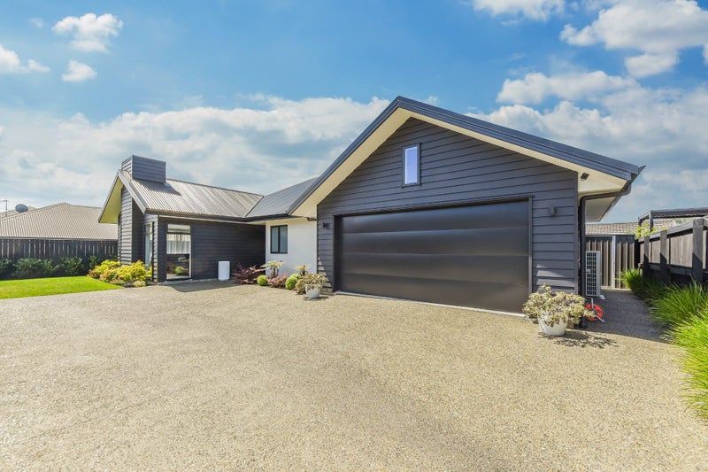 6 Blackbarn Close, Richmond, Richmond - Carousel 1