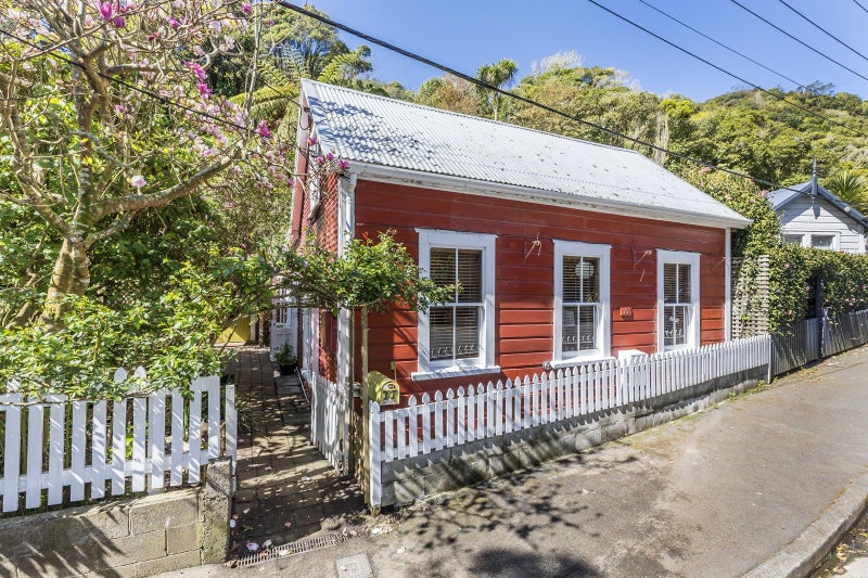 77 Holloway Road, Aro Valley, Wellington - Carousel 1