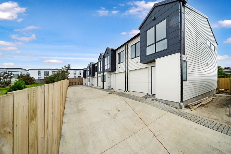 Property Valuation for 6/103 Portage Road, New Lynn, Auckland Trade