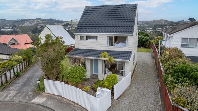 8A Alister Way, Churton Park, Wellington - Carousel 2
