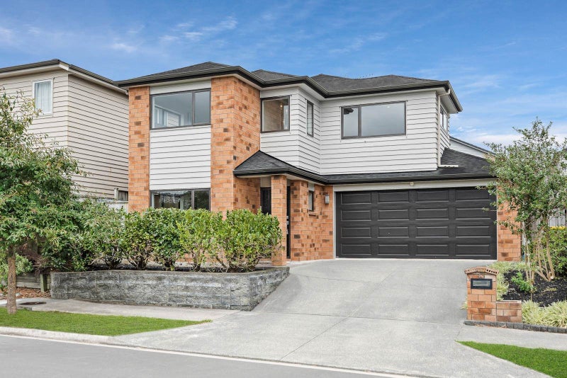 13 Conti Drive, Flat Bush, Auckland - Carousel 1
