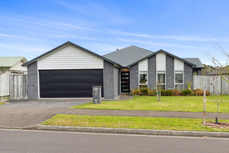 10 Rochfort Crescent, Pyes Pa, Tauranga - Carousel 2