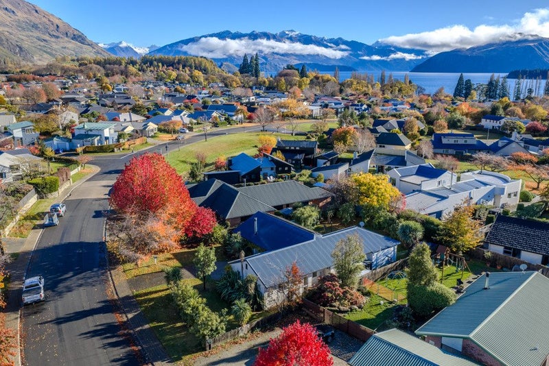 52 Meadowstone Drive, Wanaka, Wanaka - Carousel 1