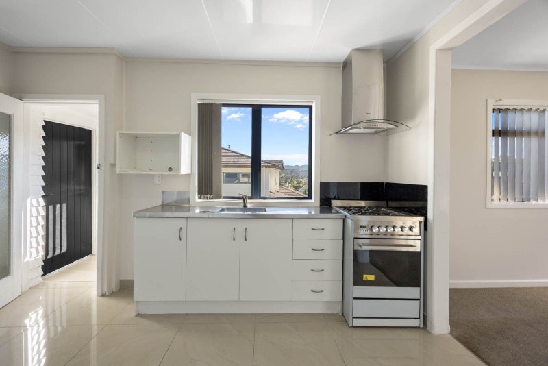 1/235 Titirangi Road, Titirangi, Waitakere City, Auckland - Carousel 2