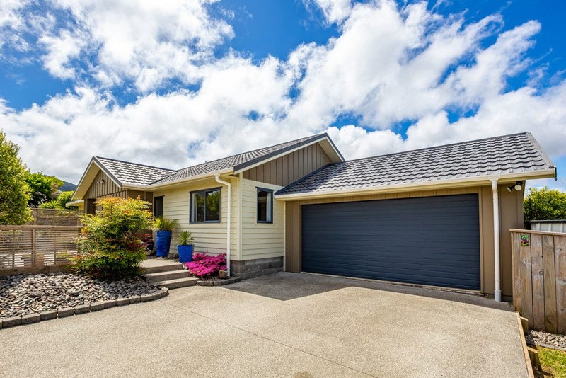 25 James Nairn Grove, Riverstone Terraces, Upper Hutt - Carousel 2