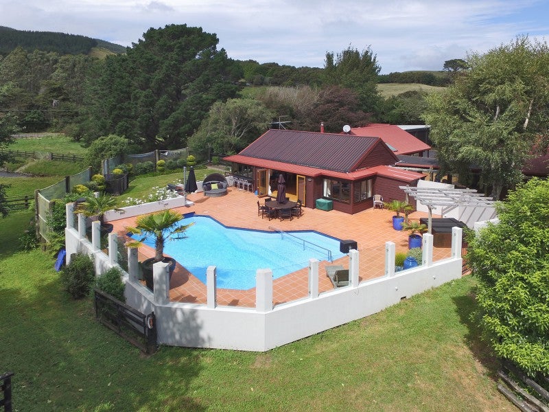 471C Paekakariki Hill Road, Pauatahanui, Porirua - Carousel 1