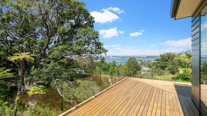 2E Hoskins Avenue, Hillsborough, Auckland - Carousel 1