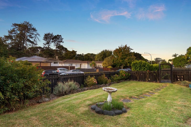 53 Helena St, Massey, Waitakere City, Auckland - Carousel 17